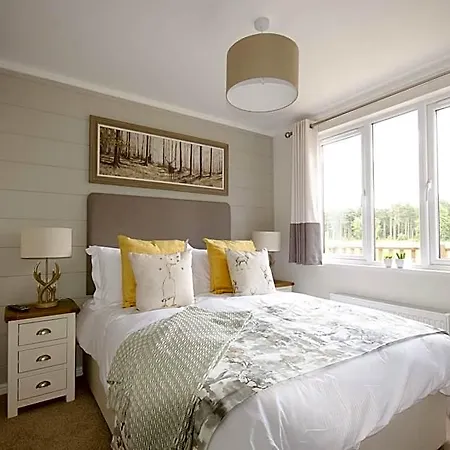 Hollicarrs - Woodland Hotel
