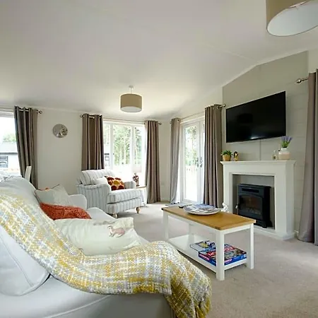 Hollicarrs - Woodland 3* York